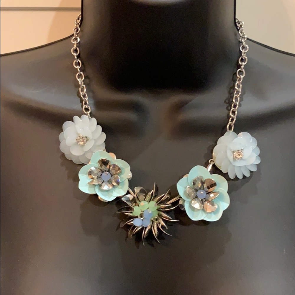 Floral necklace